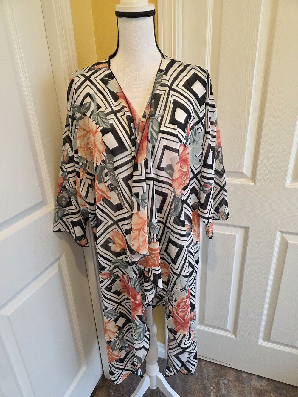 LULAROE FLORAL COVER UP, SIZE L, NWOT
